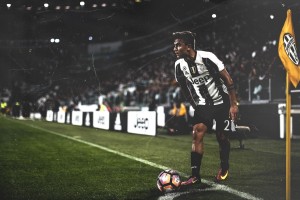 半岛体育app下载-Uzi在德国队比赛中惊险取胜，败北引发热议！