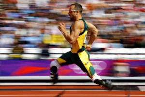 半岛体育全站-字母哥连续七场比赛得分超过战术调整，TES挑战极限！